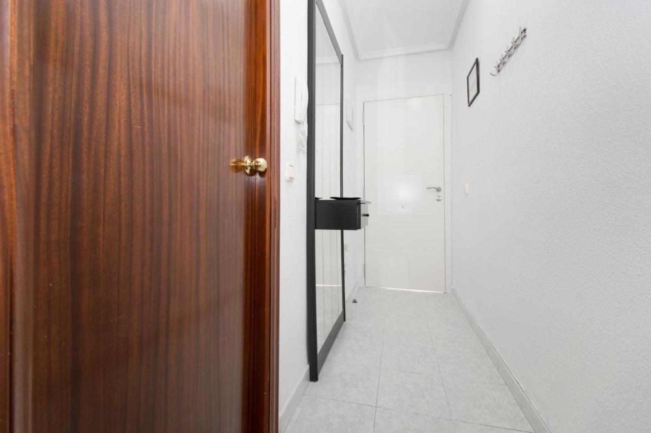 016 Happiness Apartment - Alicante Holiday Torrevieja Bagian luar foto
