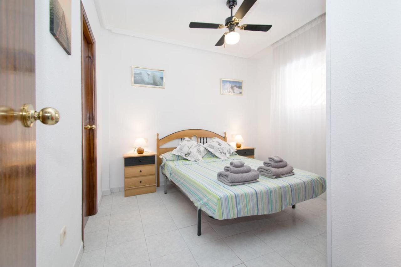016 Happiness Apartment - Alicante Holiday Torrevieja Bagian luar foto