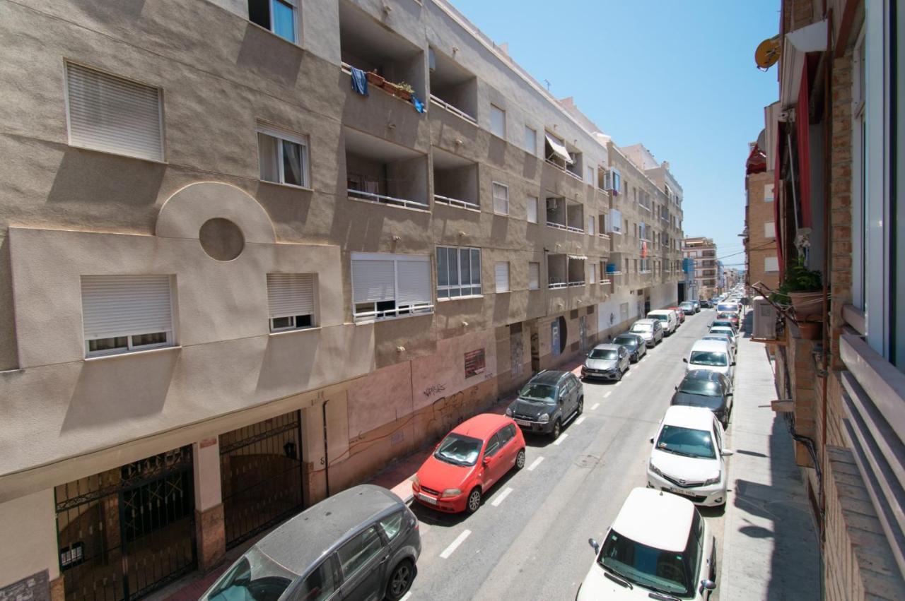 016 Happiness Apartment - Alicante Holiday Torrevieja Bagian luar foto
