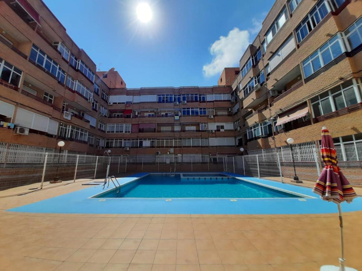 016 Happiness Apartment - Alicante Holiday Torrevieja Bagian luar foto