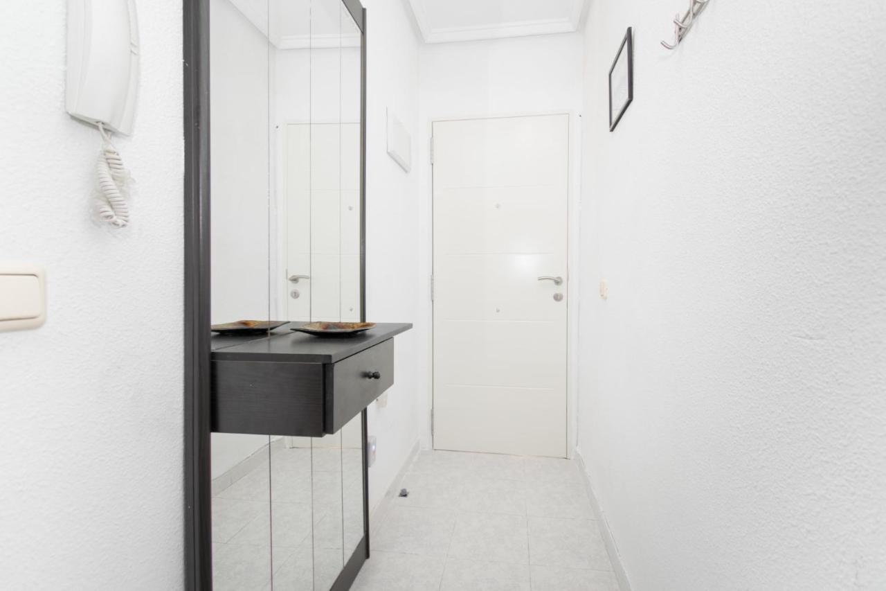 016 Happiness Apartment - Alicante Holiday Torrevieja Bagian luar foto