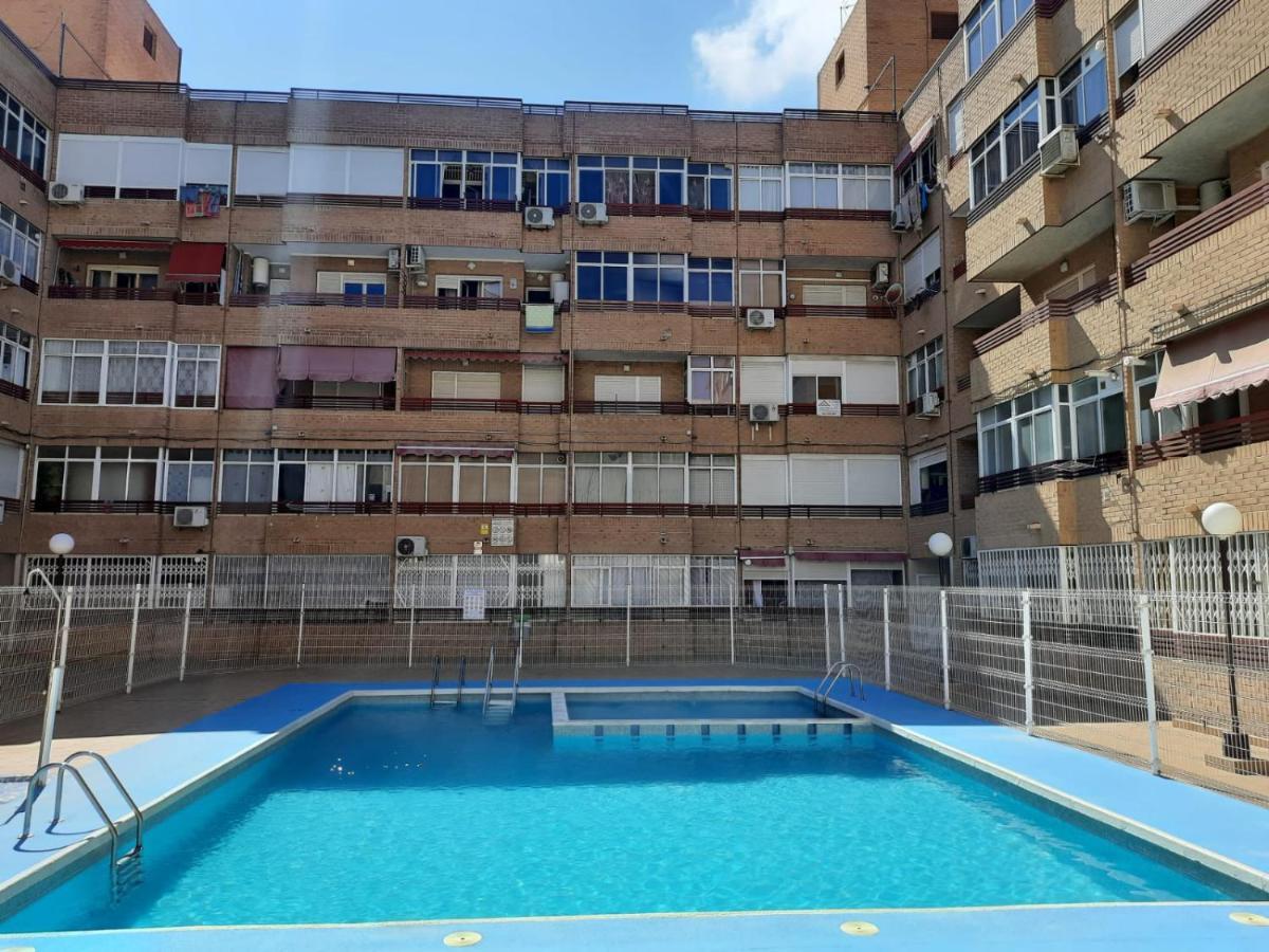 016 Happiness Apartment - Alicante Holiday Torrevieja Bagian luar foto