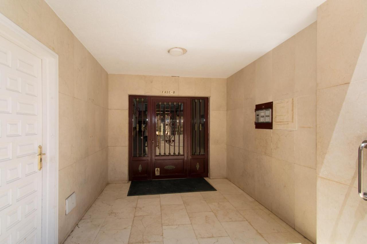 016 Happiness Apartment - Alicante Holiday Torrevieja Bagian luar foto