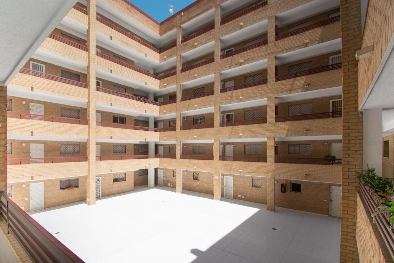 016 Happiness Apartment - Alicante Holiday Torrevieja Bagian luar foto
