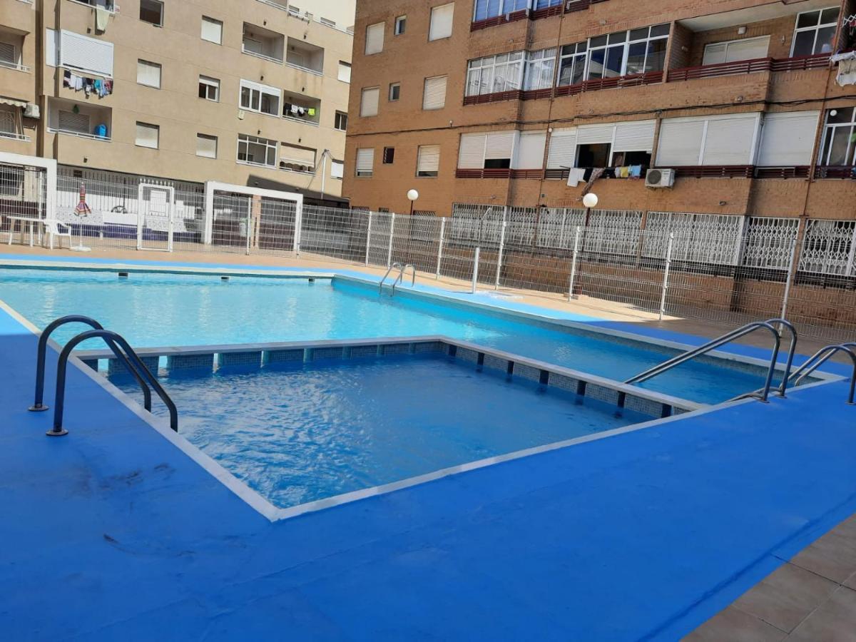 016 Happiness Apartment - Alicante Holiday Torrevieja Bagian luar foto