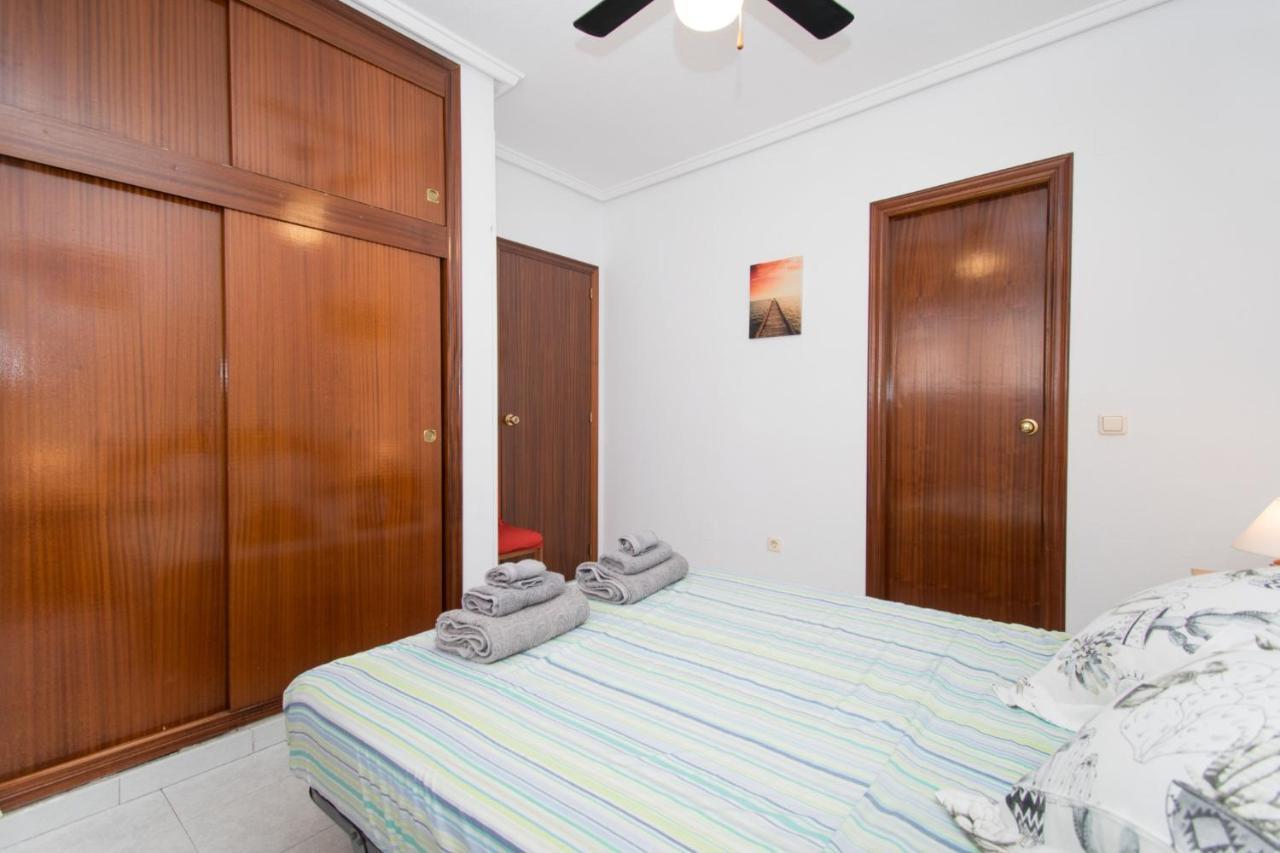 016 Happiness Apartment - Alicante Holiday Torrevieja Bagian luar foto